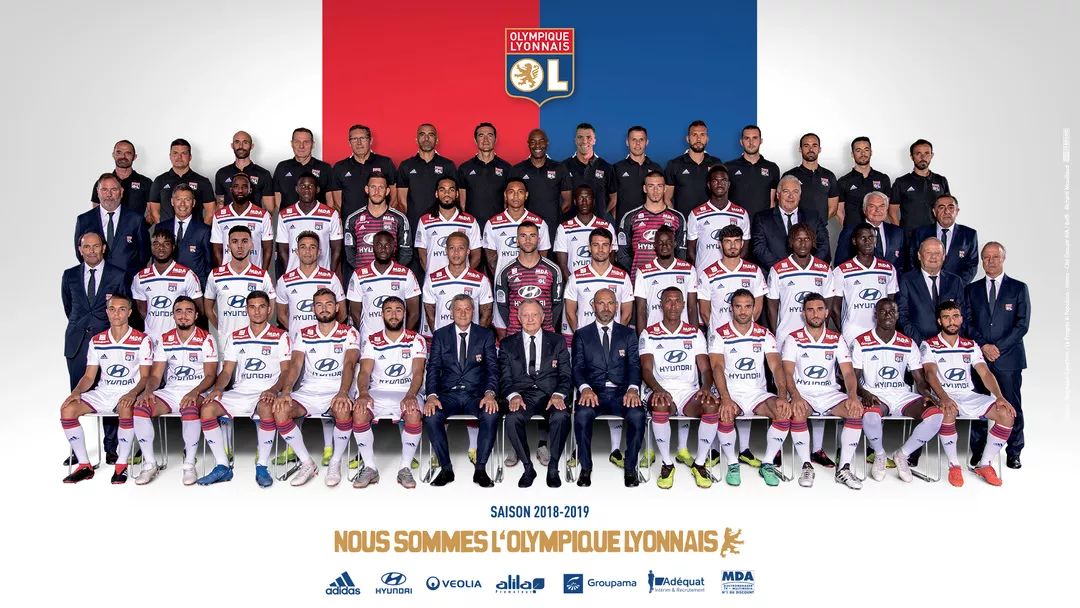 2026年世界杯抽签出炉，葡萄牙、阿根廷等强队分组形势良好，欧洲球队竞争激烈，中国国足仍难晋级。（2026世界杯分组揭晓：葡萄牙阿根廷签运佳，欧洲竞争激烈，国足出线仍艰难）