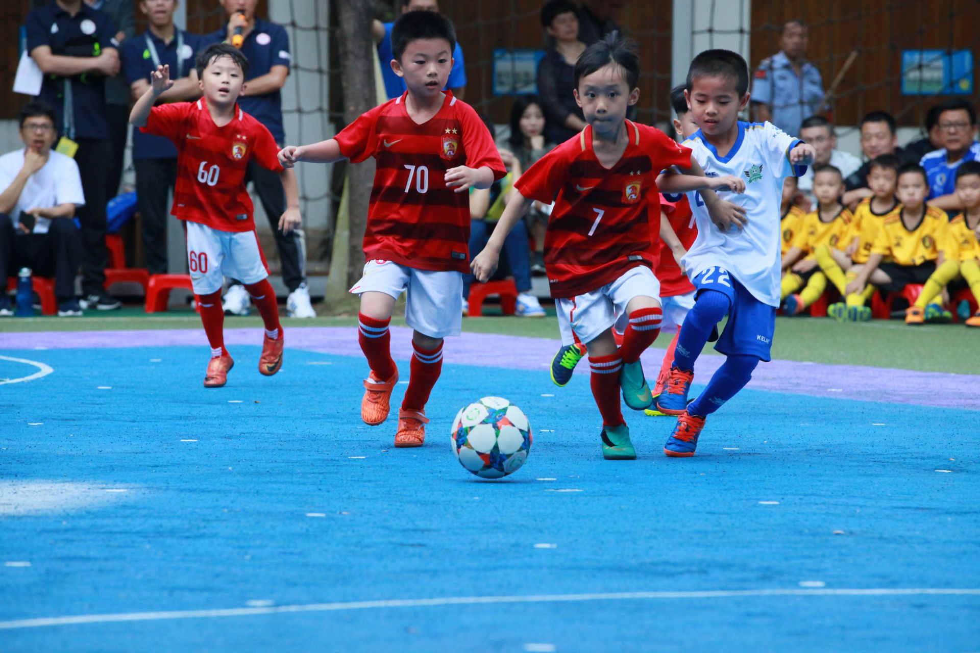 纳帅：尊重马扎加入阿尔及利亚，但选择国家队应出于自豪感（纳帅：理解马扎选择为阿尔及利亚效力，但国家队抉择应源自自豪感）