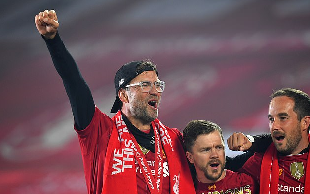 意媒：国米正在关注法兰克福的二号门将考阿-桑托斯（据意媒报道，国际米兰正在考察法兰克福替补门将考阿-桑托斯）