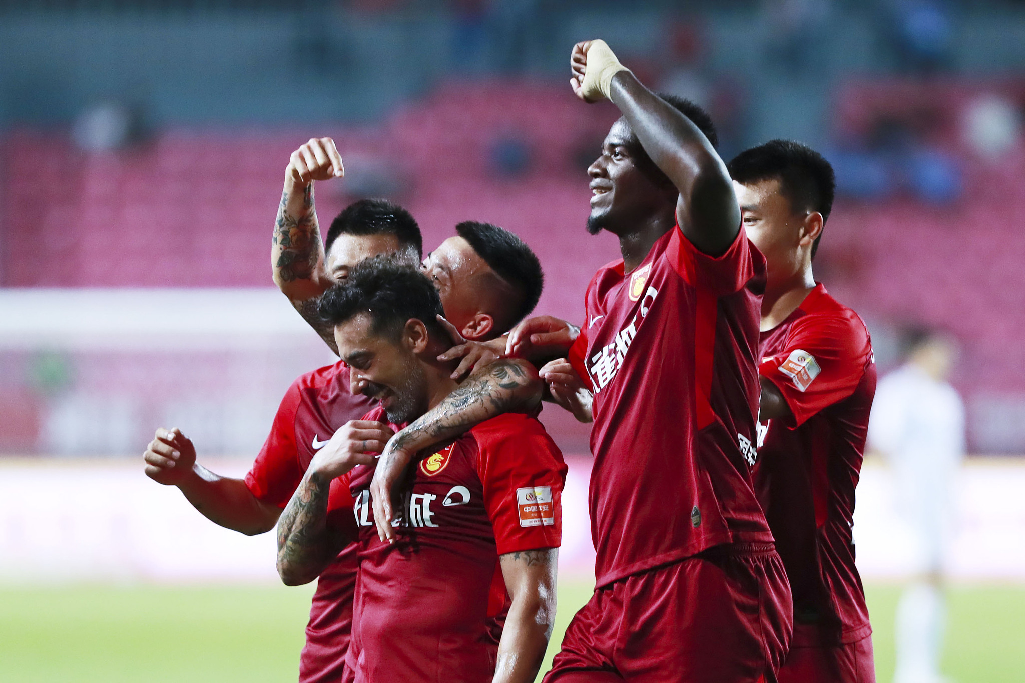 Dro的崛起：巴萨新星在马竞之战中展翅高飞（Dro爆发：巴萨新星对阵马竞一战成名）