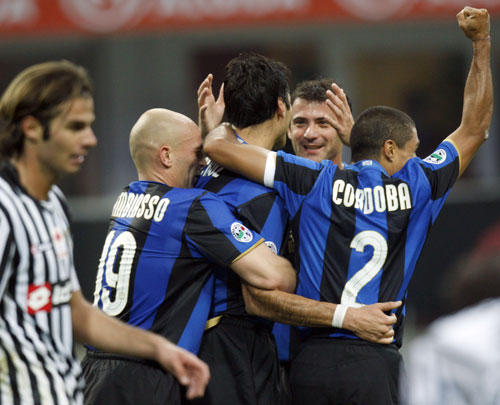 0-8惨败，中国女足官微：正视差距，珍惜与世界强队过招的机会（0比8遭重创，中国女足官微：直面差距，珍惜同世界强队切磋良机）