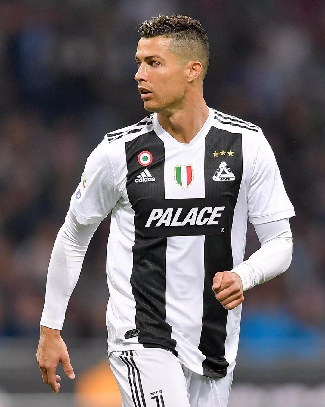 格里马尔多破门，勒沃库森队史第二次欧冠做客英格兰取得领先（格里马尔多破门，勒沃库森队史第二次在欧冠英格兰客场先拔头筹）