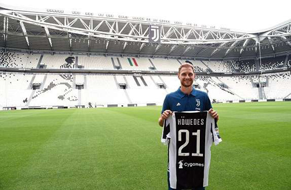 媒体人建言邵佳一：必须年轻化，在场上要争主动权和快节奏（媒体人建议邵佳一：球队需年轻化，比赛中要抢主动打快节奏）