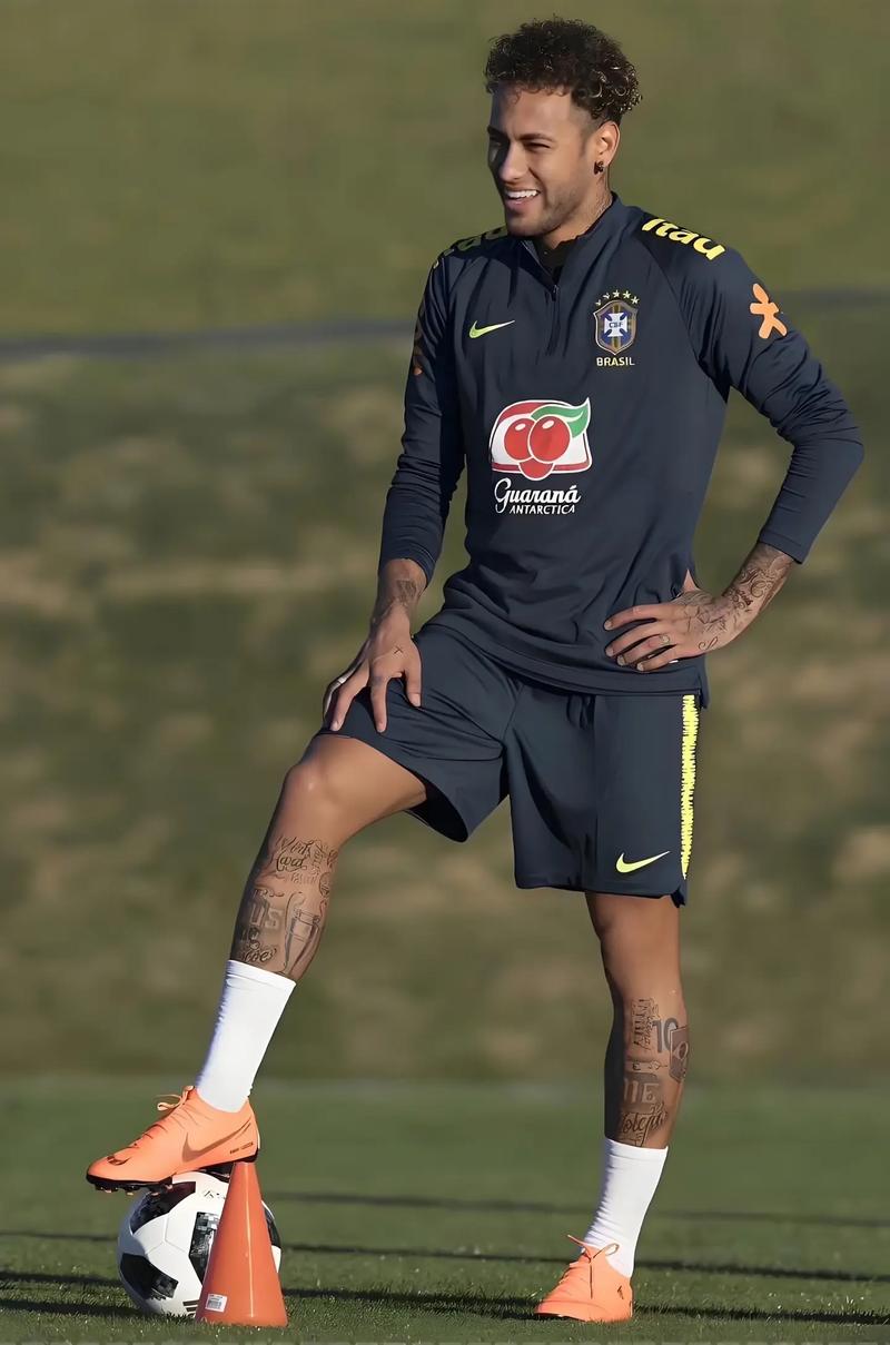 小孔塞桑：和伊尔迪兹一起踢球很容易；相信我未来会进很多球（小孔塞桑：与伊尔迪兹踢球很轻松，我坚信未来能打进许多球）