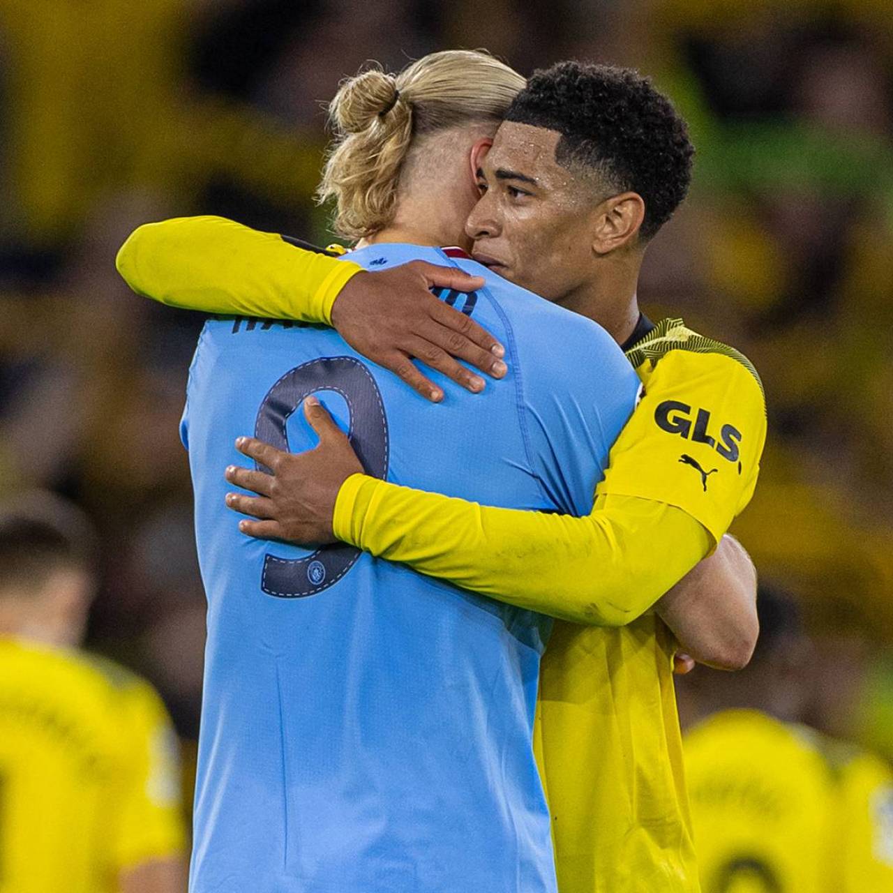 梅开二度助那不勒斯战胜尤文，霍伊伦当选全场最佳球员（梅开二度助那不勒斯击败尤文，霍伊伦荣膺全场最佳）